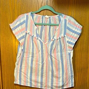 Women’s Gap shirt!